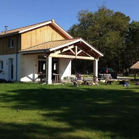 Maison Proche Du ! Holiday home *